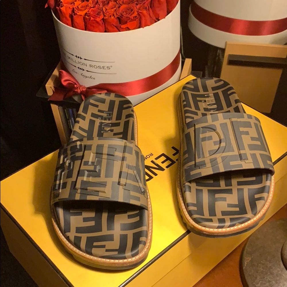 Fendi rubber slides (mens 6) unisex